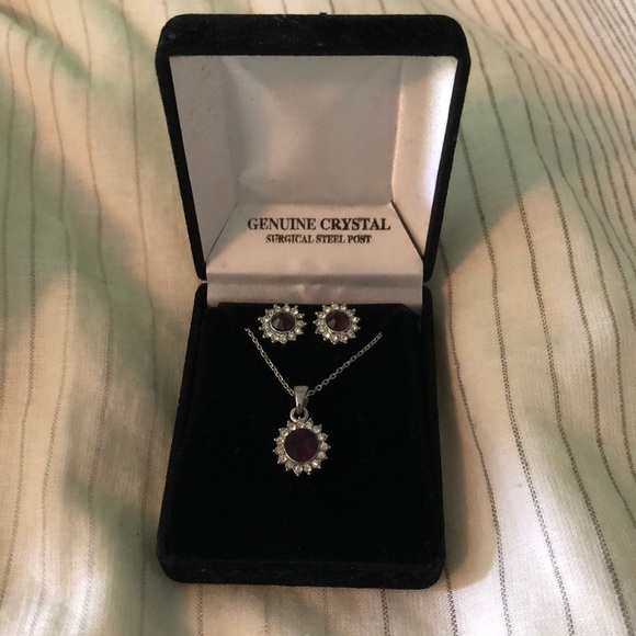 Jewelry - Necklace and Earring Set